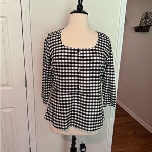Girl with Curves Peplum style top. Size 1X. Color-black and white gingham.